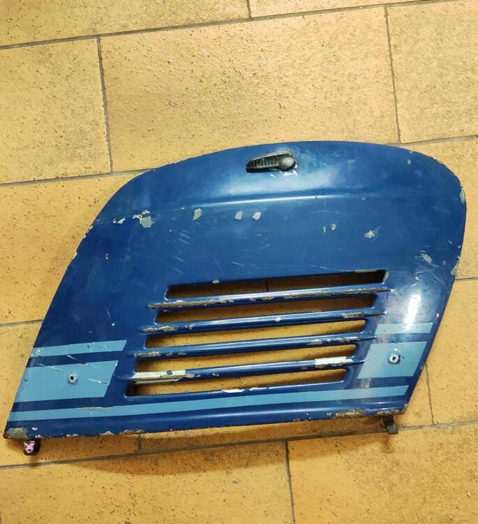 Sportellino vano motore Piaggio