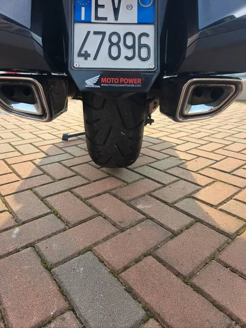 Honda GL 1800 Gold Wing Tour DCT (2021) (9)