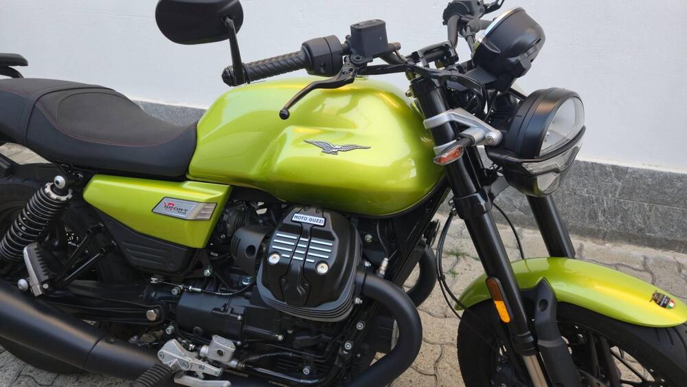 Moto Guzzi V7 Sport (2025) (4)