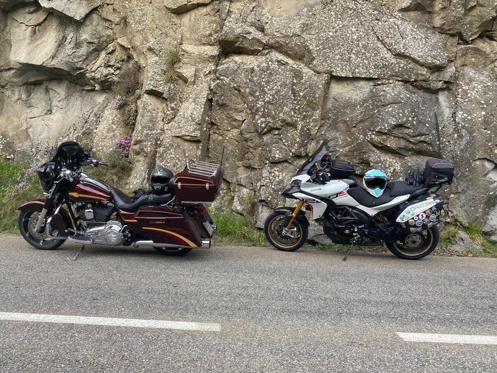 Harley-Davidson 1800 Street Glide (2010 - 11) - FLHXSE (2)