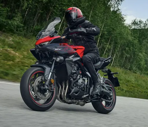 Honda CB 1000 GT: 150 cavalli per il turismo sportivo