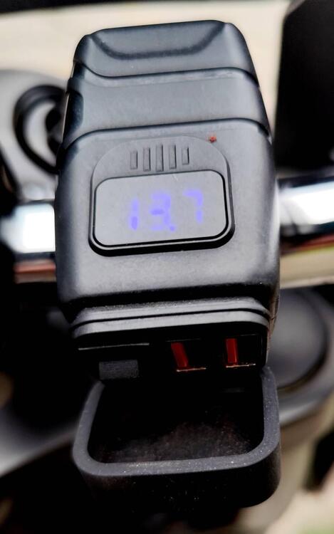 Kawasaki Vulcan VN 900 Classic SE (2011 - 16) (3)