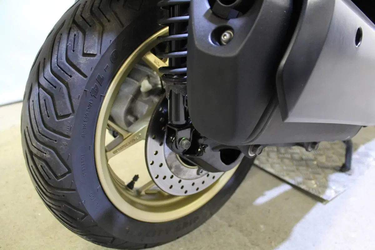 Yamaha X-Max 300 Tech Max (2021 - 24) (6)