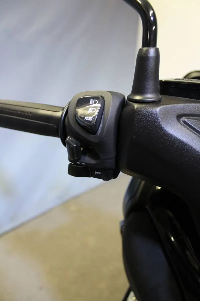 Yamaha X-Max 300 Tech Max (2021 - 24) (10)
