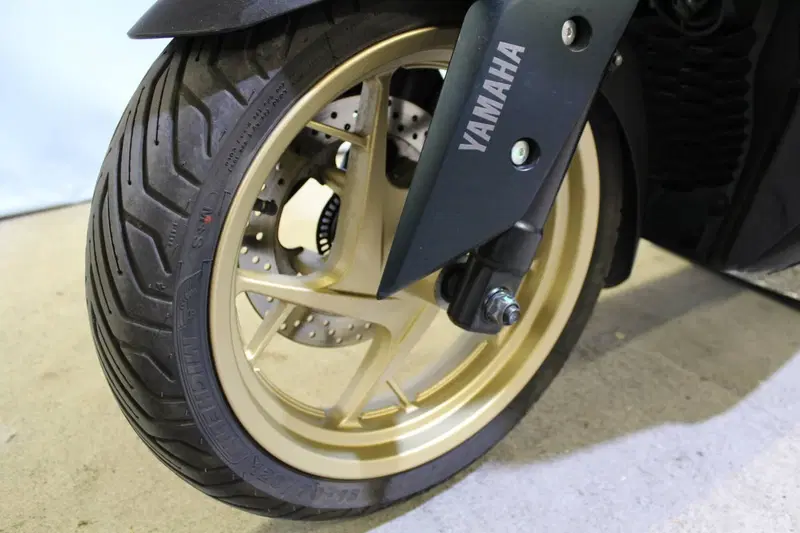 Yamaha X-Max 300 Tech Max (2021 - 24) (14)