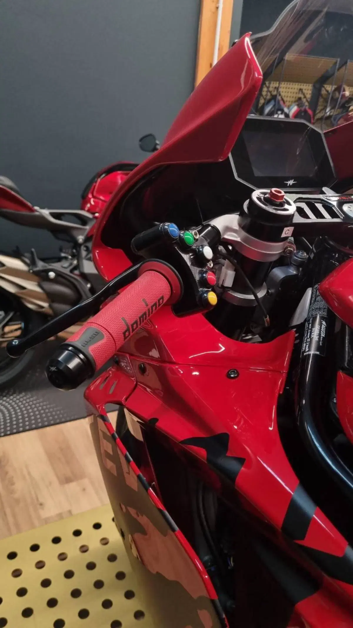 MV Agusta F3 800 RC (2022 - 25) (11)