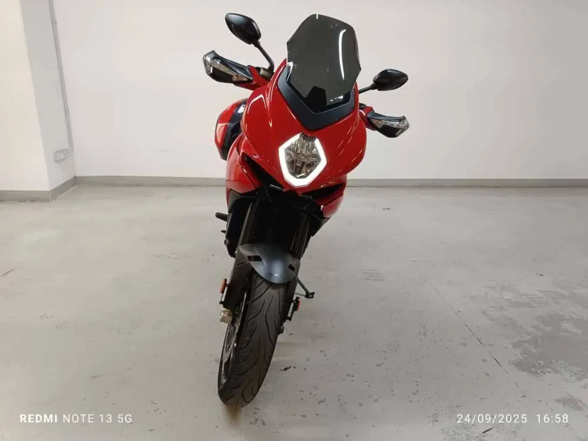 MV Agusta Turismo Veloce 800 Rosso (2021 - 23) (2)