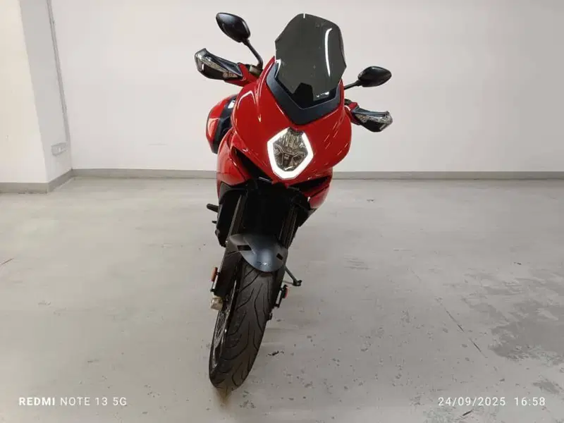 MV Agusta Turismo Veloce 800 Rosso (2021 - 23) (2)