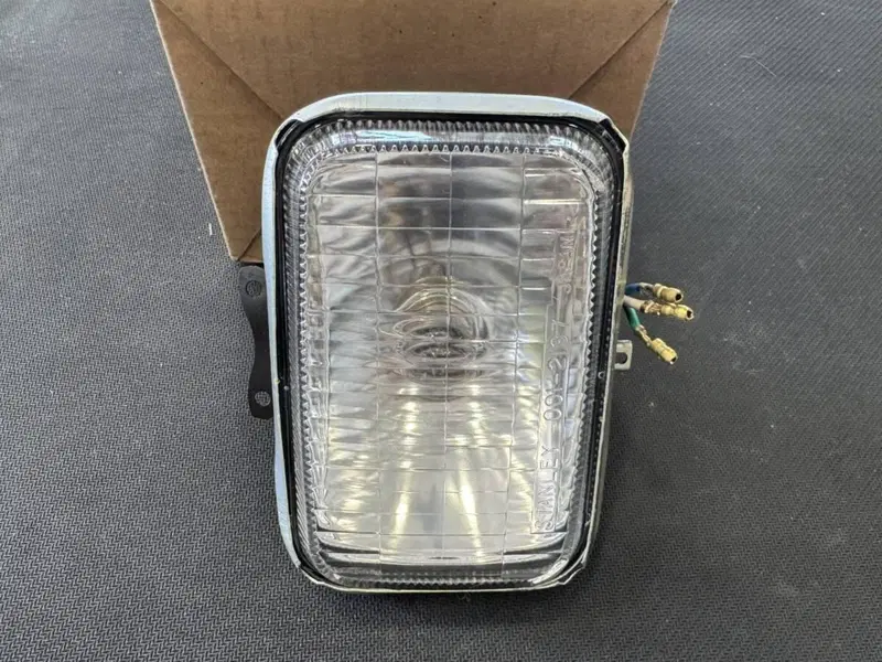 HONDA XR200/XR250/XR600 FARO ANTERIORE (2)