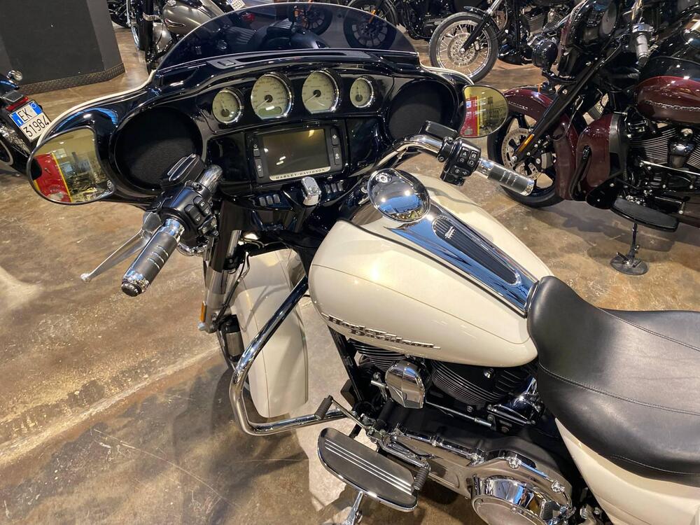 Harley-Davidson 1690 Street Glide Special (2014 - 16) - FLHX (5)