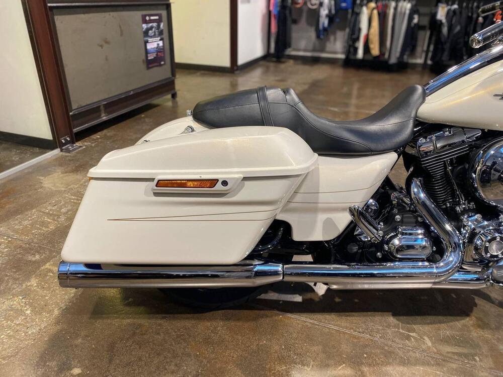 Harley-Davidson 1690 Street Glide Special (2014 - 16) - FLHX (3)