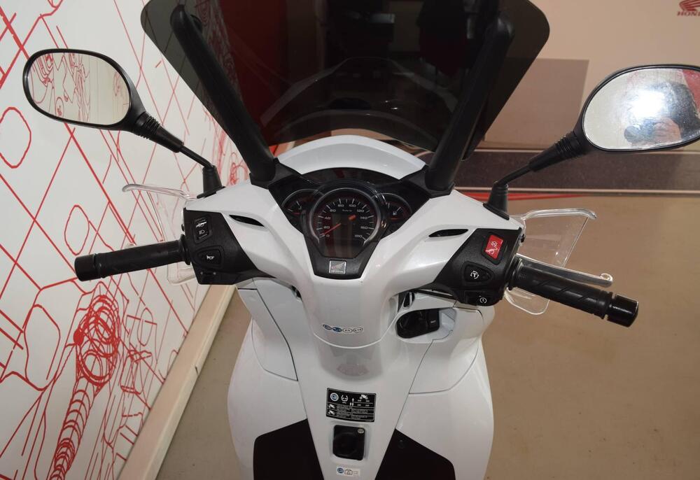 Honda SH 300 i ABS (2016 - 20) (3)