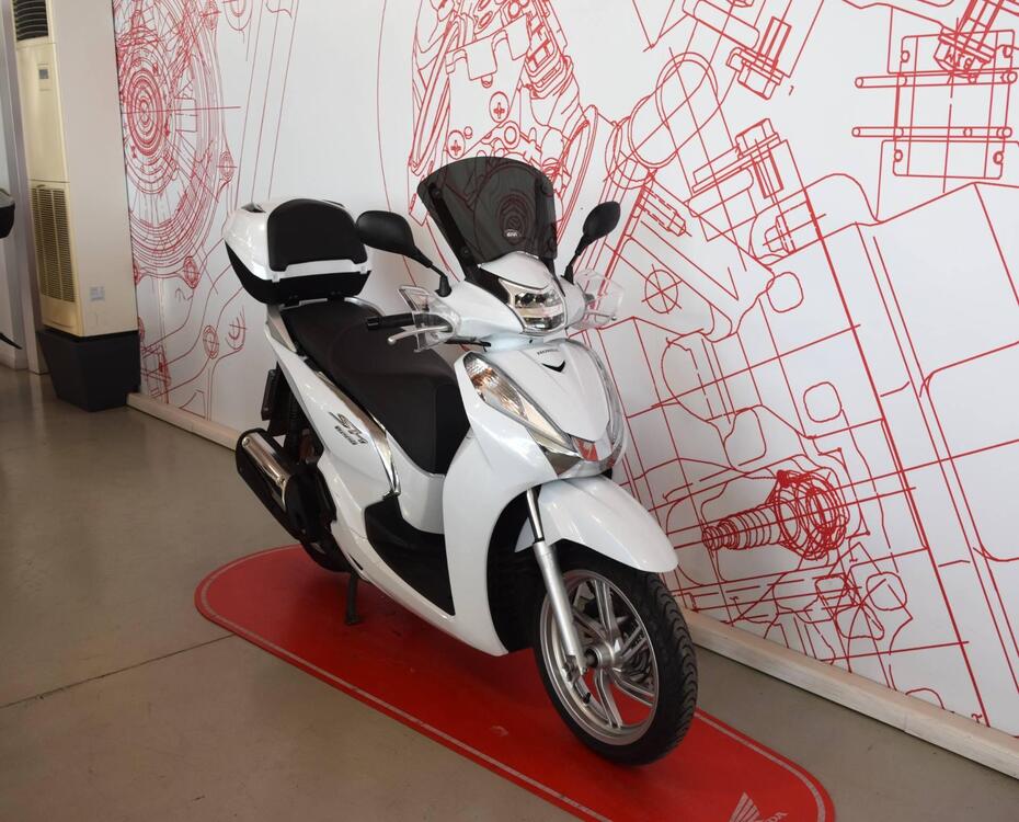 Honda SH 300 i ABS (2016 - 20) (2)