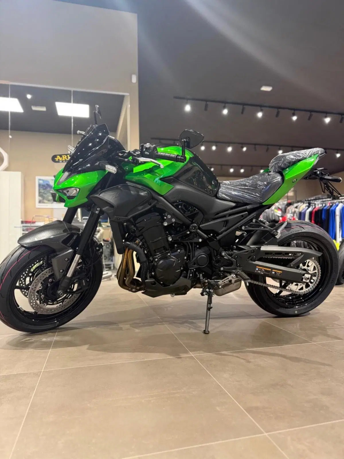 Kawasaki Z 900 (2025 - 26)