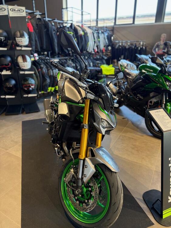 Kawasaki Z 900 SE (2025 - 26) (2)