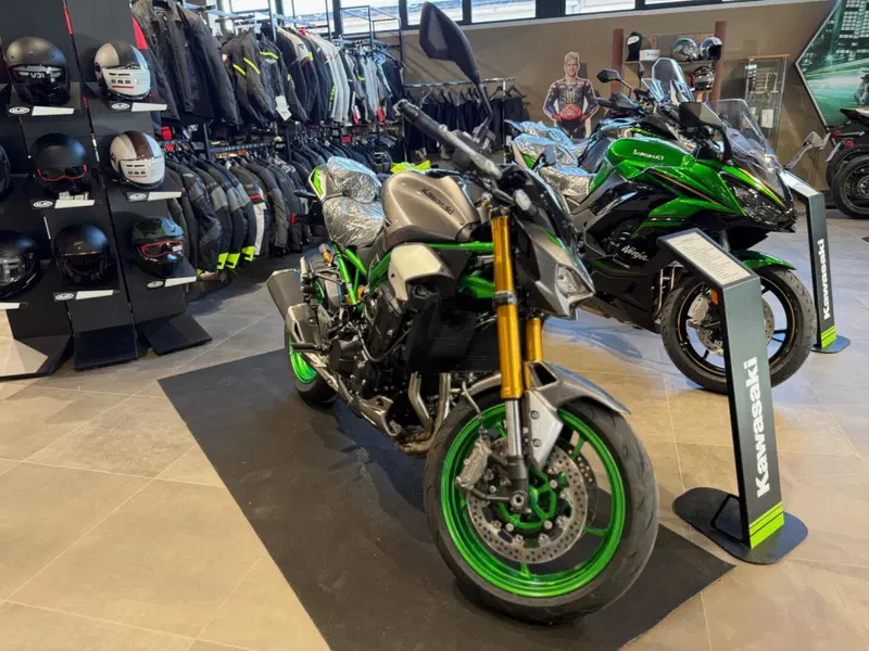 Kawasaki Z 900 SE (2025 - 26) (3)