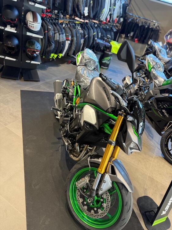 Kawasaki Z 900 SE (2025 - 26) (4)