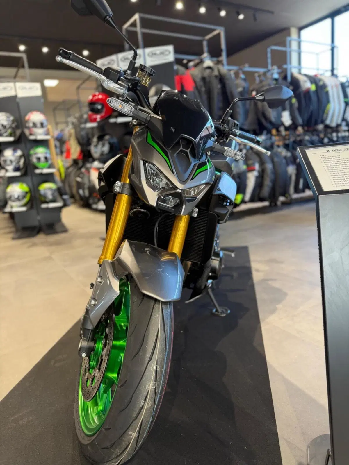 Kawasaki Z 900 SE (2025 - 26) (5)
