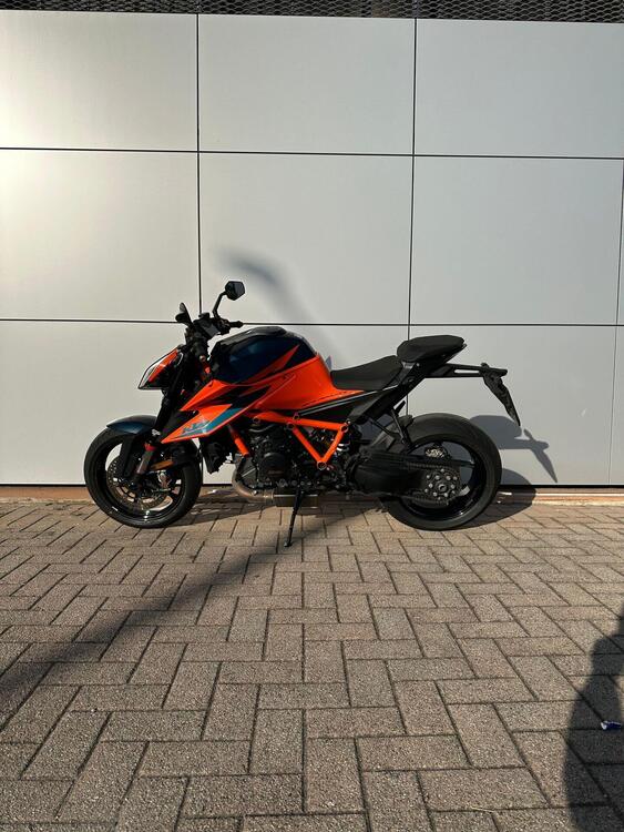 KTM 1290 Super Duke R (2021) (2)