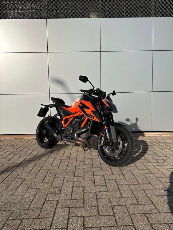KTM 1290 Super Duke R (2021) (4)