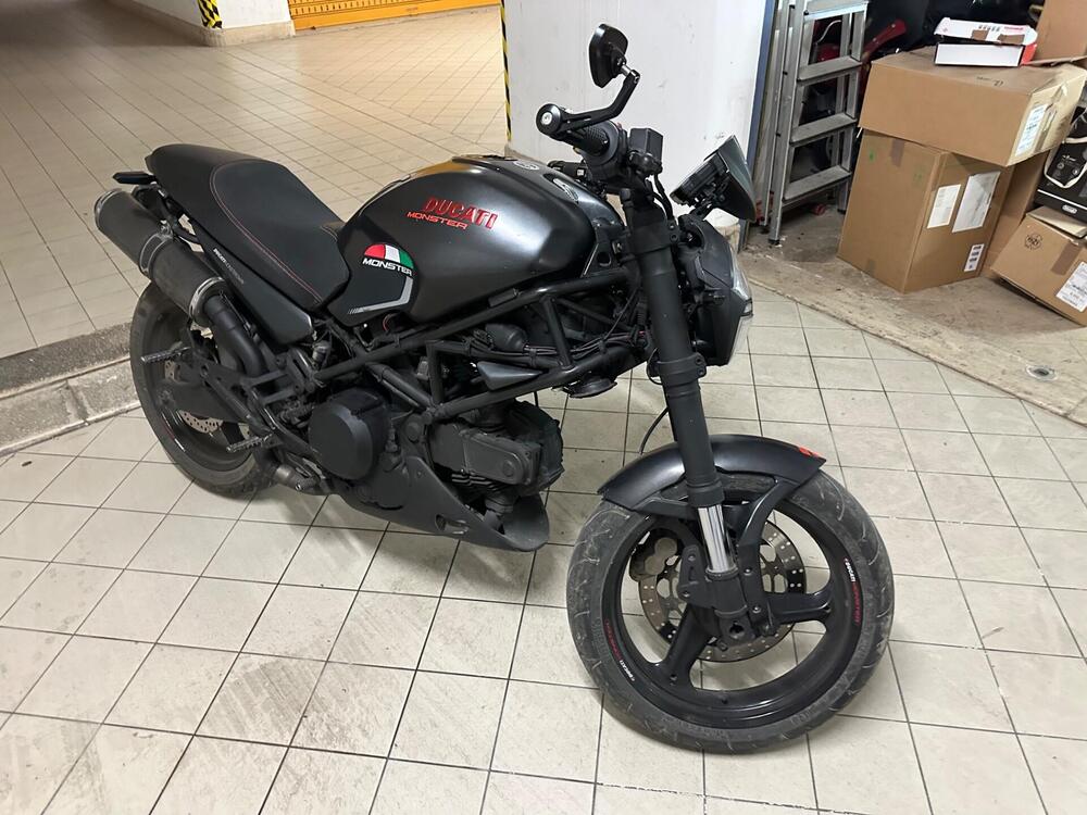 Ducati Monster 600 Dark (1998 - 01)