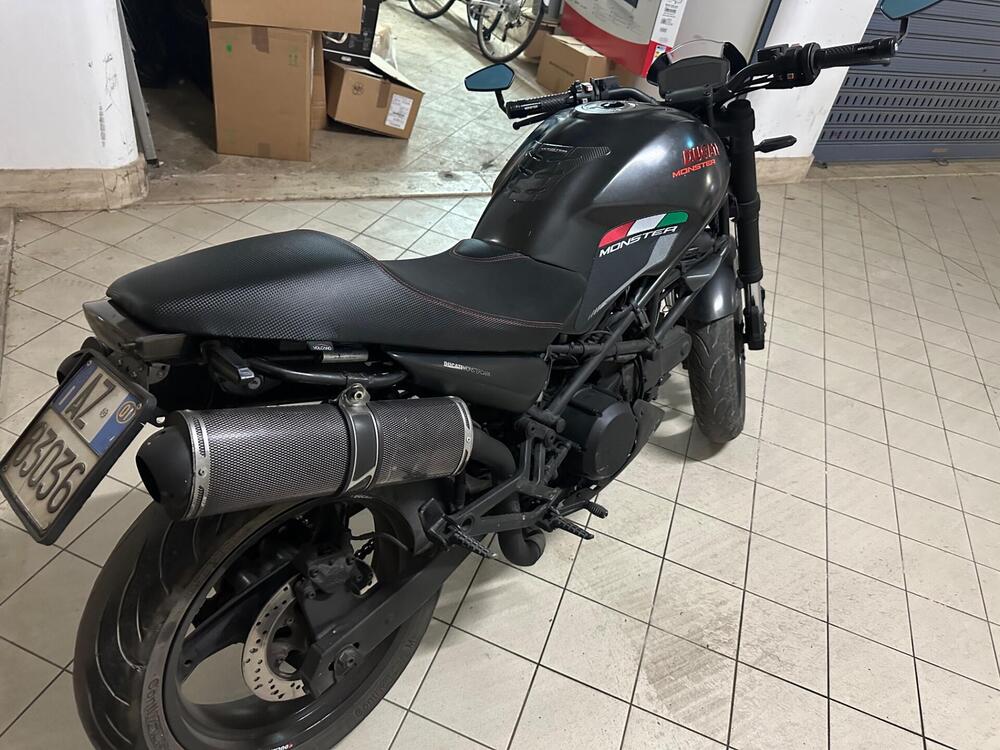 Ducati Monster 600 Dark (1998 - 01) (4)