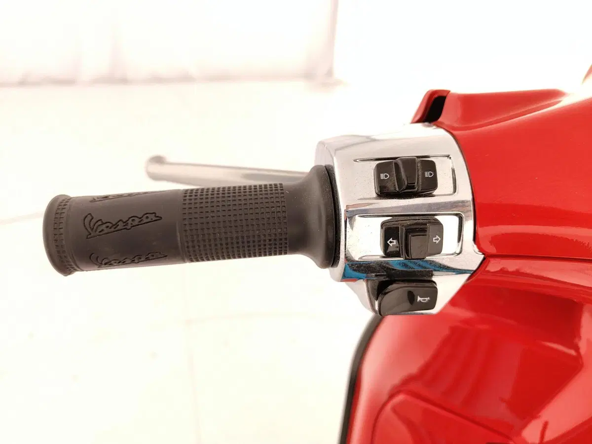 Vespa Primavera 125 Color Vibe (2023 - 24) (14)