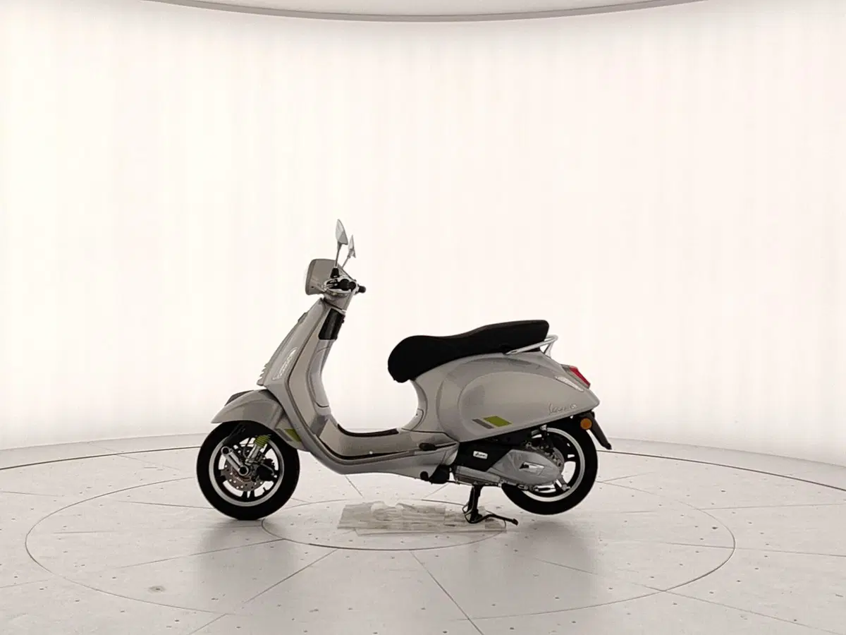 Vespa Primavera 125 Tech (2024 - 25) (2)
