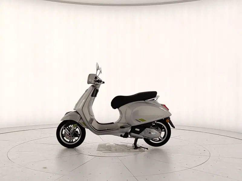 Vespa Primavera 125 Tech (2024 - 25) (2)