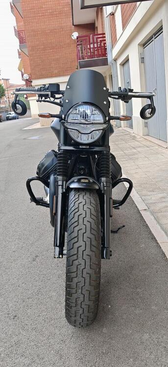 Moto Guzzi V9 Bobber (2021 - 25) (5)