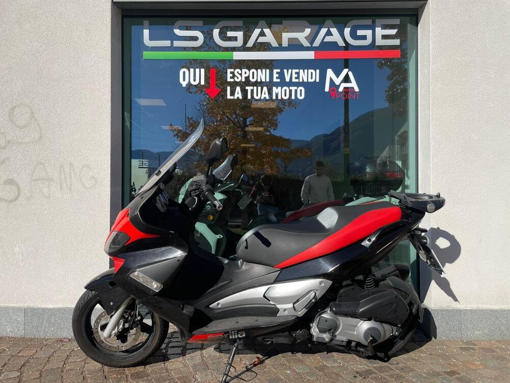 Aprilia SR Max 300 (2011 - 16) (2)