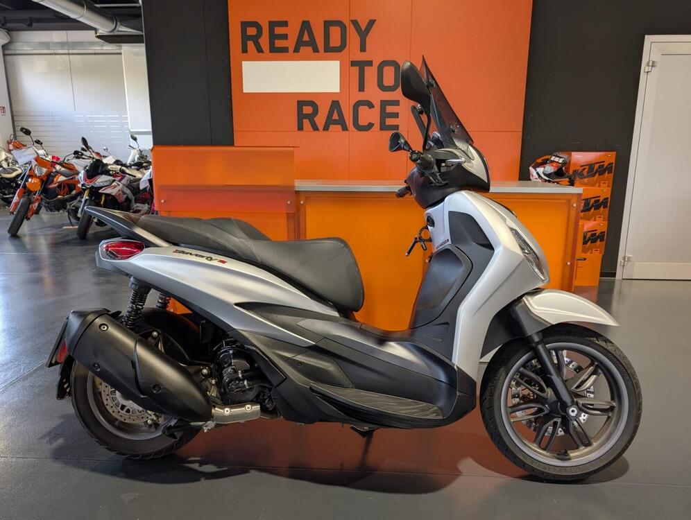 Piaggio Beverly 300 Hpe (2021)