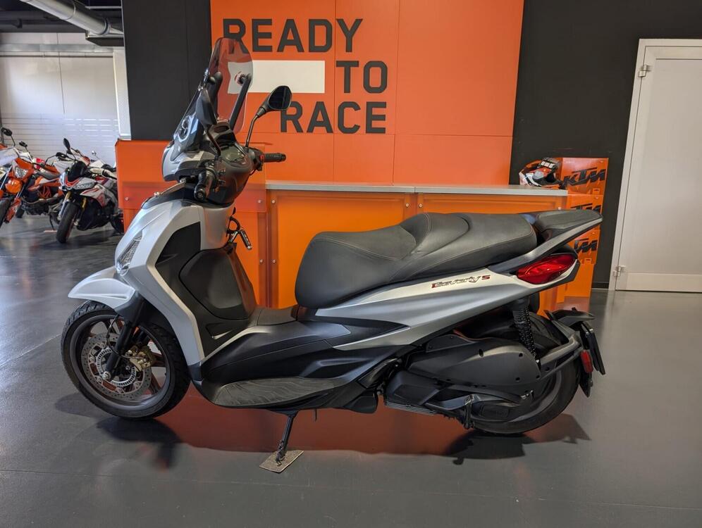 Piaggio Beverly 300 Hpe (2021) (3)