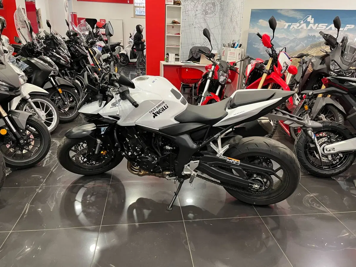 Honda CB 1000 Hornet (2025 - 26) (2)