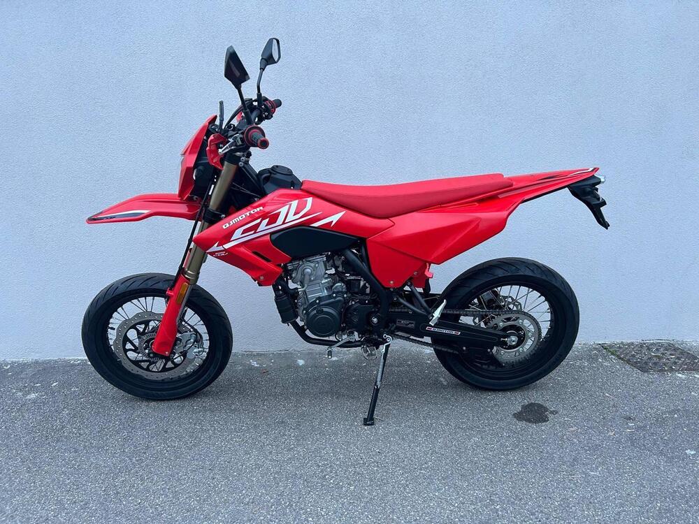 QJ Motor COV 125 (2025) (2)