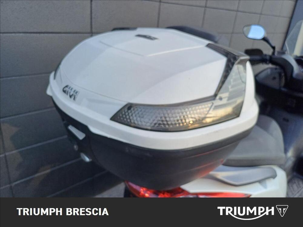 Kymco Downtown 300i (2009 - 17) (4)