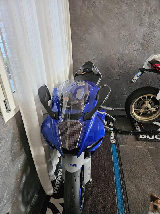 Yamaha YZF R1 (2020 - 25) (4)