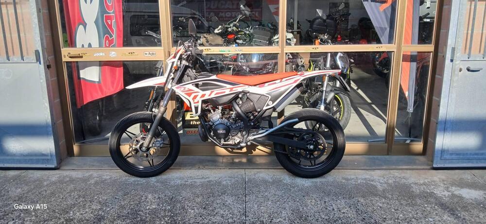 Betamotor RR 50 Motard (2021 - 25) (2)