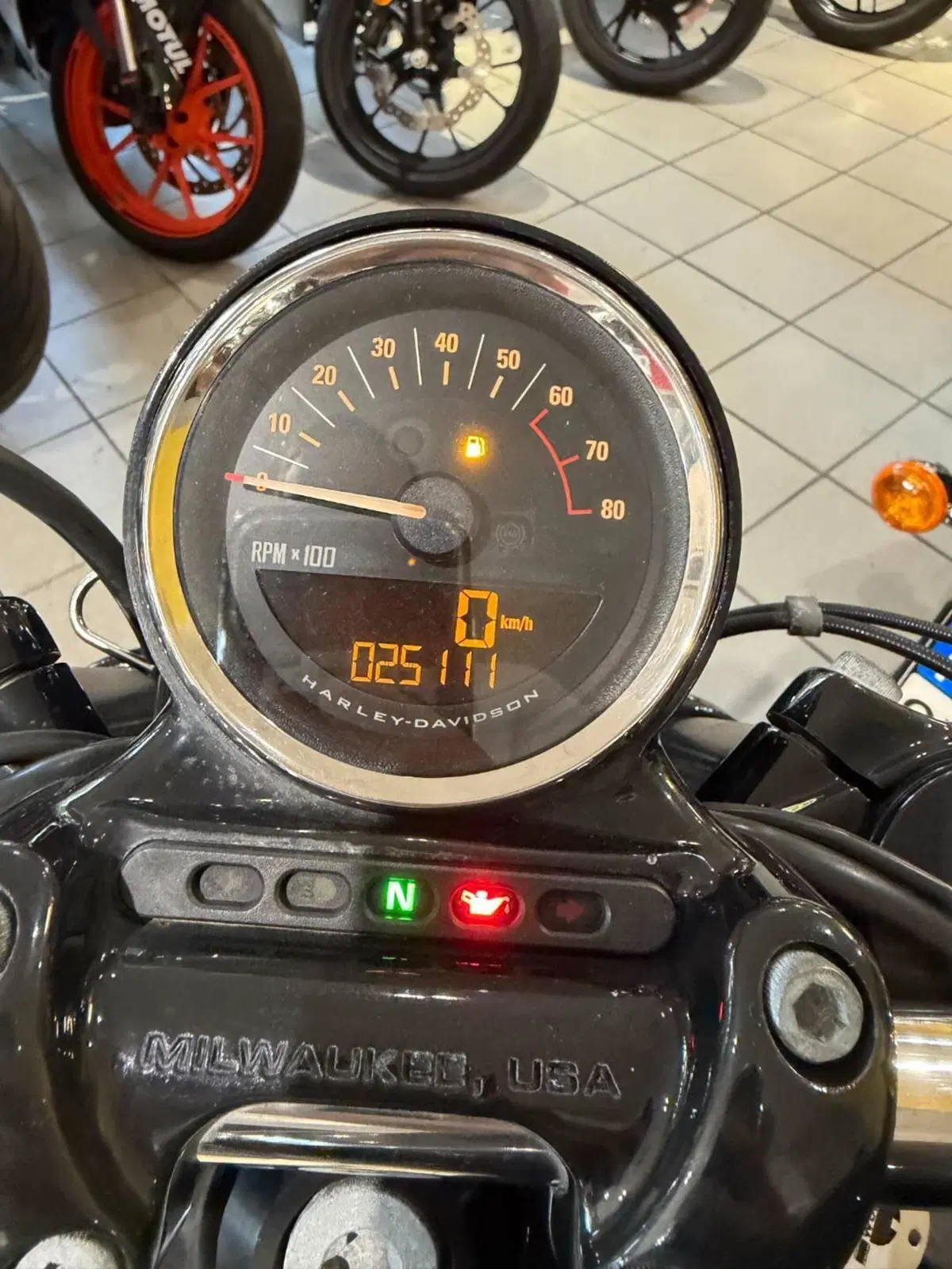Harley-Davidson XL 1200 CX Roadster (2016 - 18) (9)