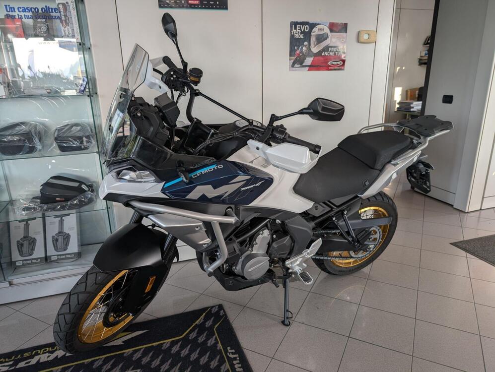 CFMOTO 700MT Adventure (2025)