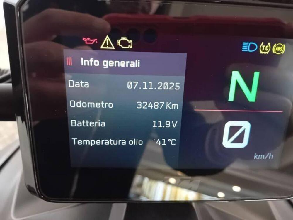 KTM 1290 Super Duke R (2021) (3)