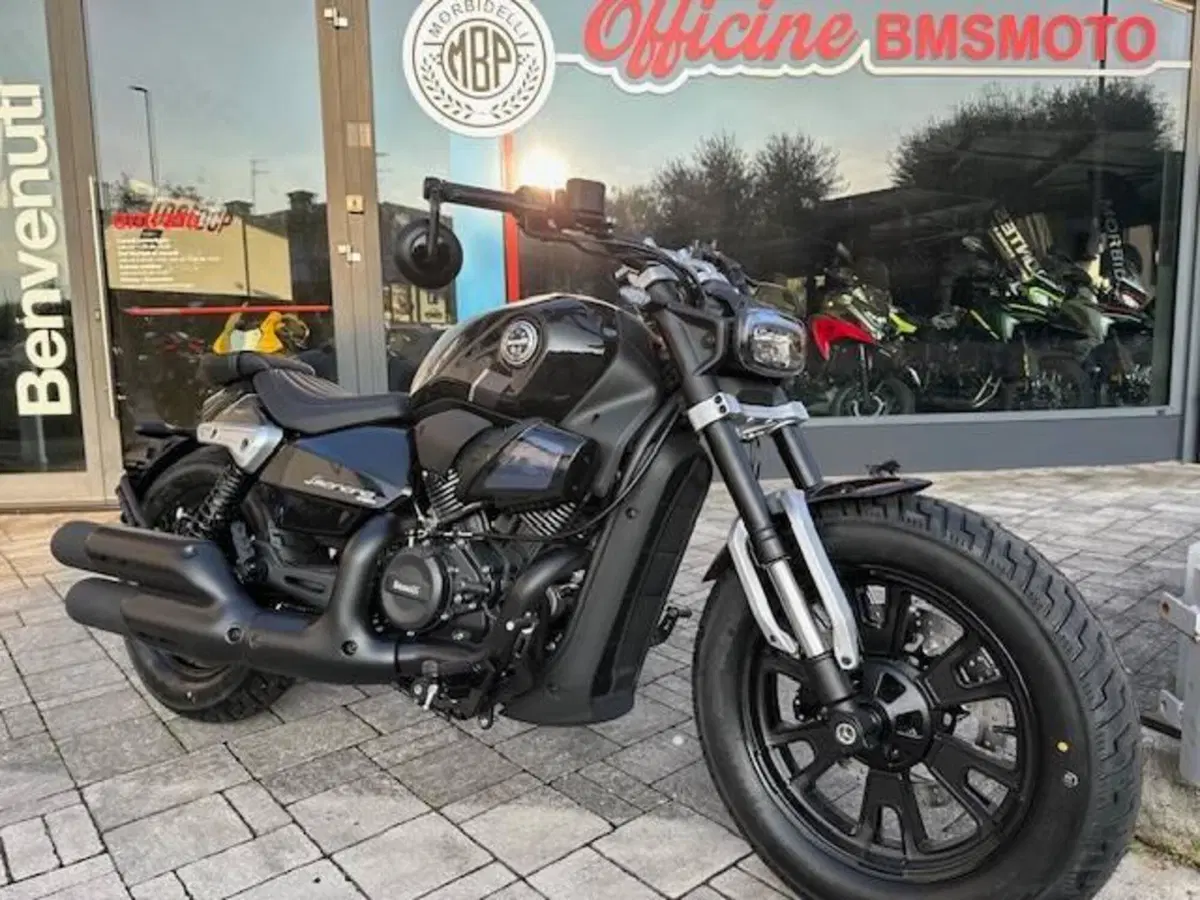 Benelli Leoncino 400 Bobber (2026)
