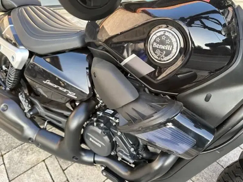 Benelli Leoncino 400 Bobber (2026) (4)
