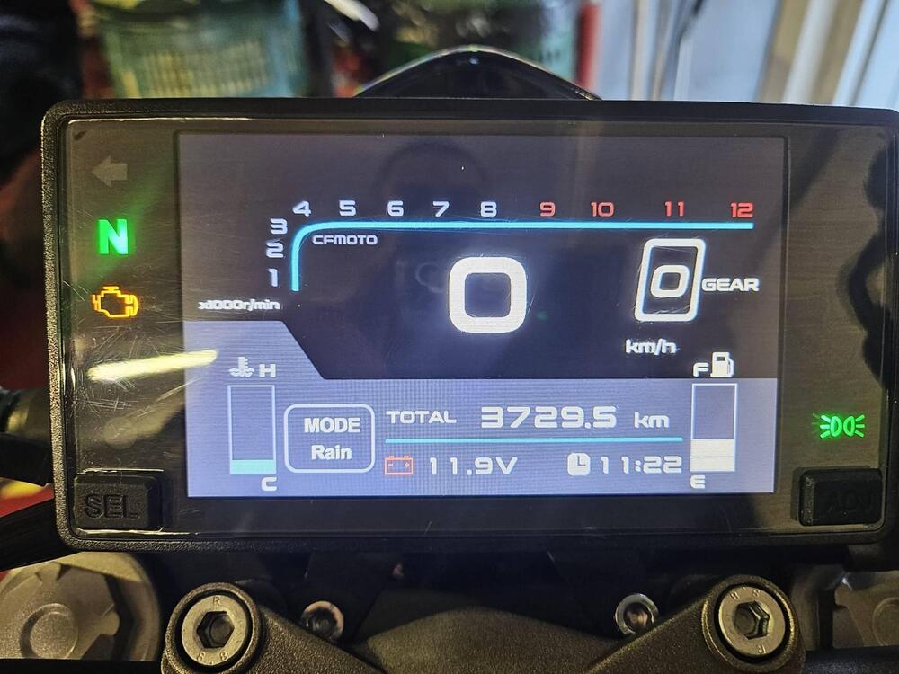 CFMOTO 300NK (2021 - 25) (3)