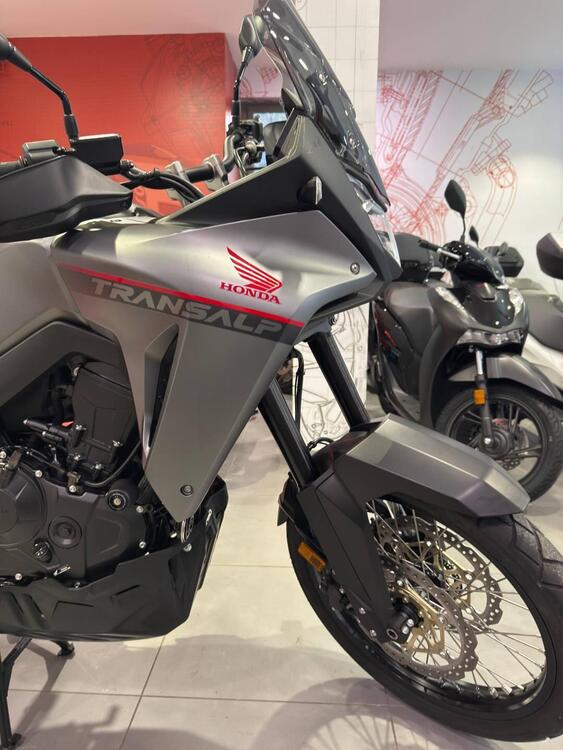 Honda Transalp XL750 Travel Edition (2023 - 24) (4)