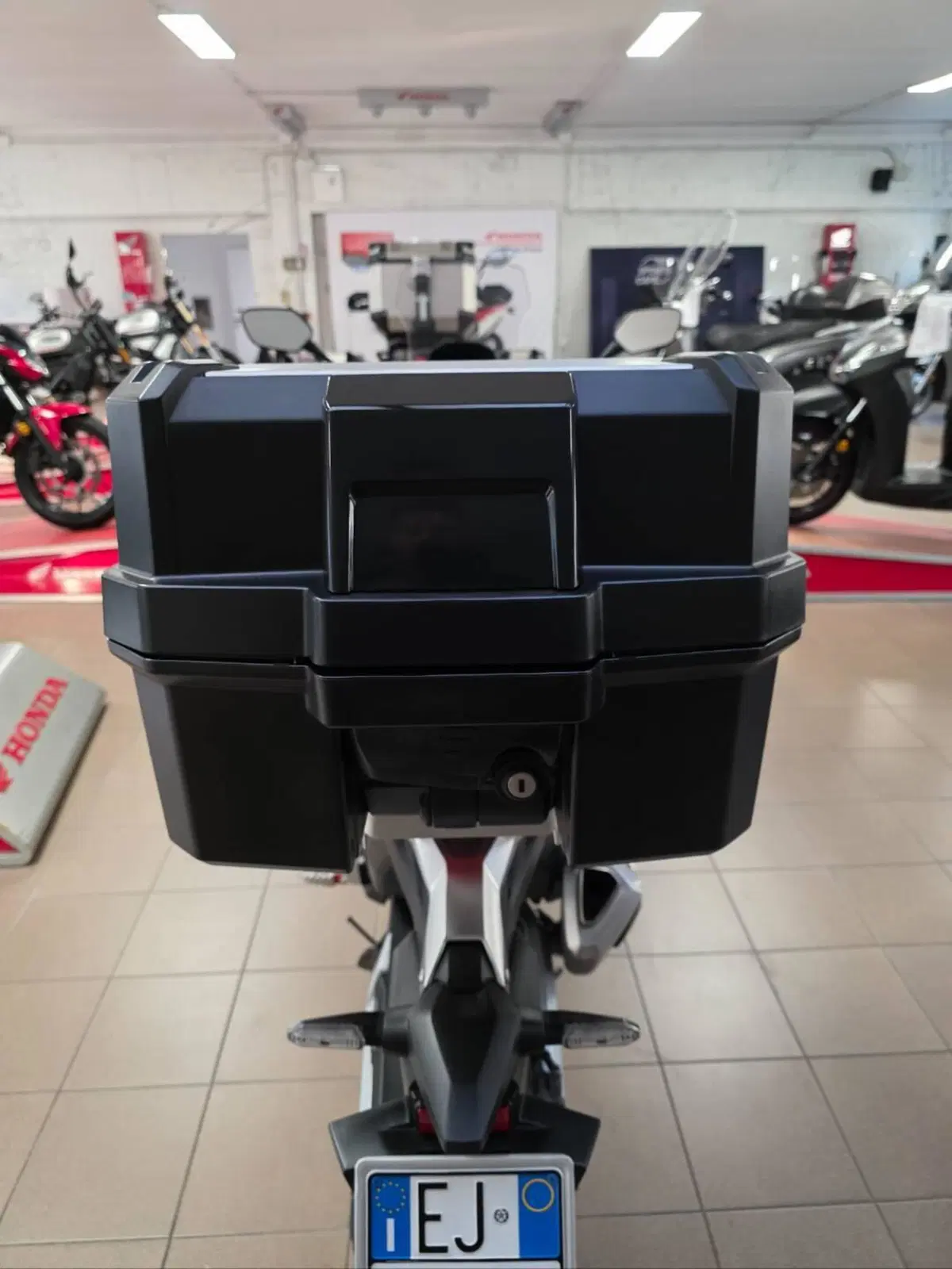 Honda X-ADV 750 (2017) (3)