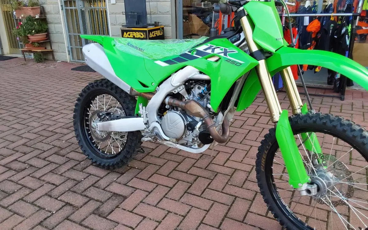Kawasaki KX450 (2025) (2)
