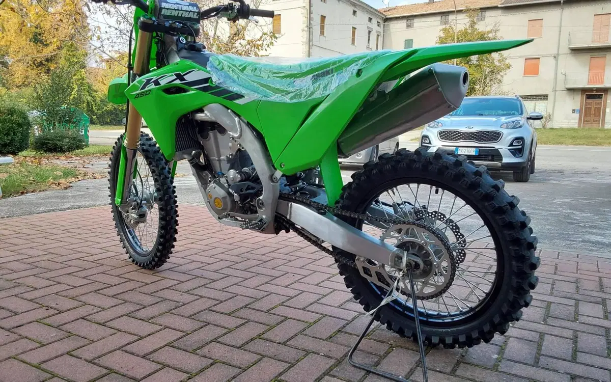 Kawasaki KX450 (2025) (7)