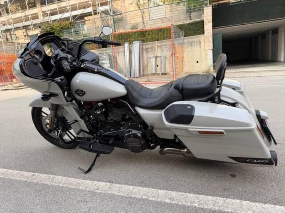 Harley-Davidson 117 Road Glide (2021) (2)