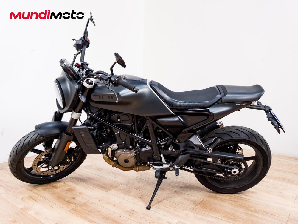 Husqvarna Svartpilen 701 (2020) (5)